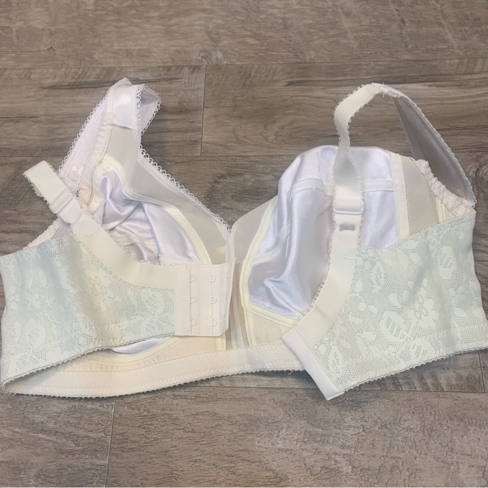Playtex 18 hr Comfort Strap Satin Wirefree Bra - Picture 3 of 15